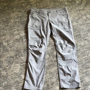 Columbia women’s outdoor Gray Pants - size 14 - great condition